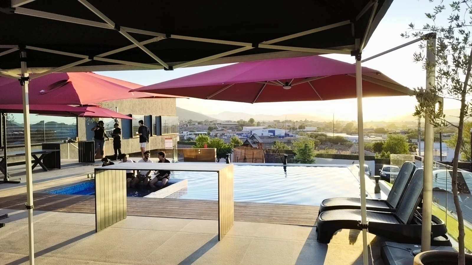 Alberca y terraza para eventos en Casa Martínez Chihuahua